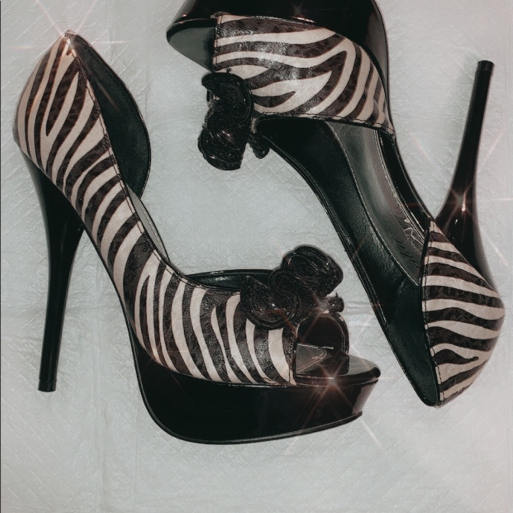 Zebra Pumps - Picture 5 of 7